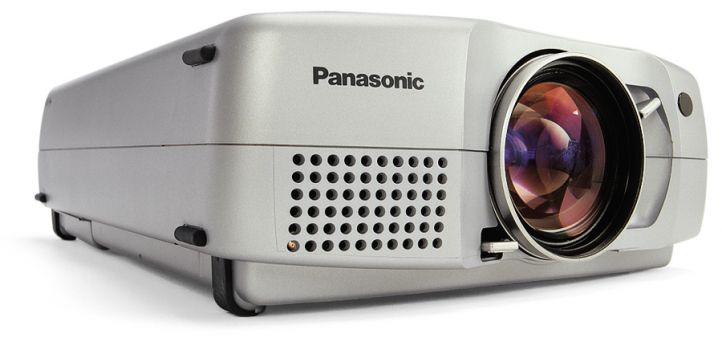 Bild Panasonic PT L711E/U